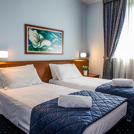Hotel Glis سان ماورو تورينيس المظهر الخارجي الصورة