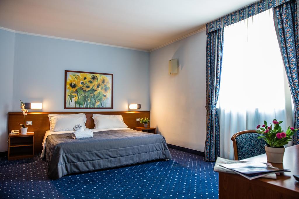 Hotel Glis سان ماورو تورينيس المظهر الخارجي الصورة