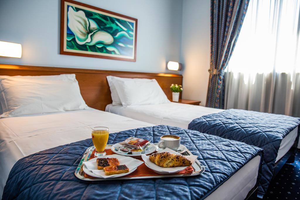 Hotel Glis سان ماورو تورينيس المظهر الخارجي الصورة