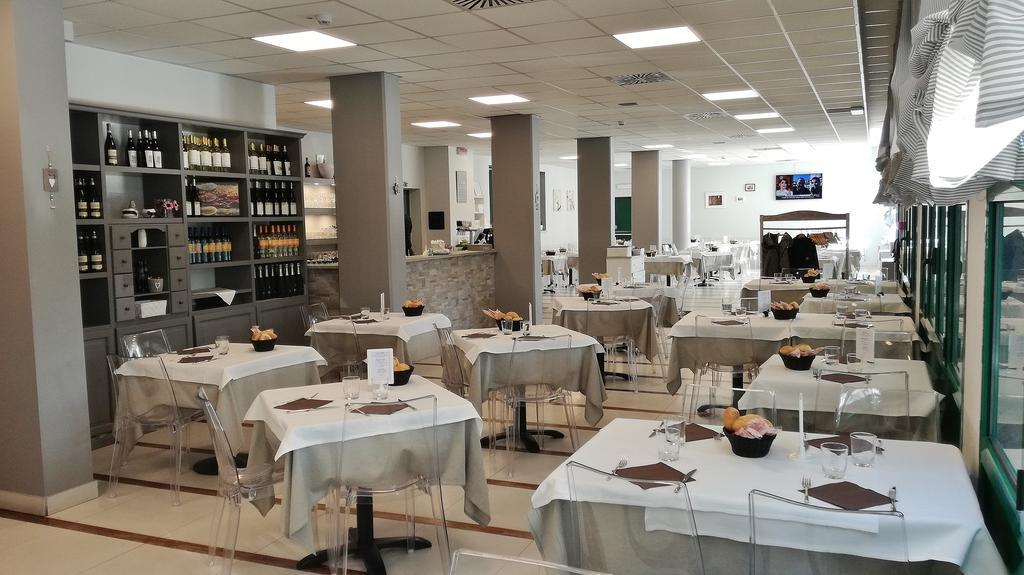 Hotel Glis سان ماورو تورينيس المظهر الخارجي الصورة