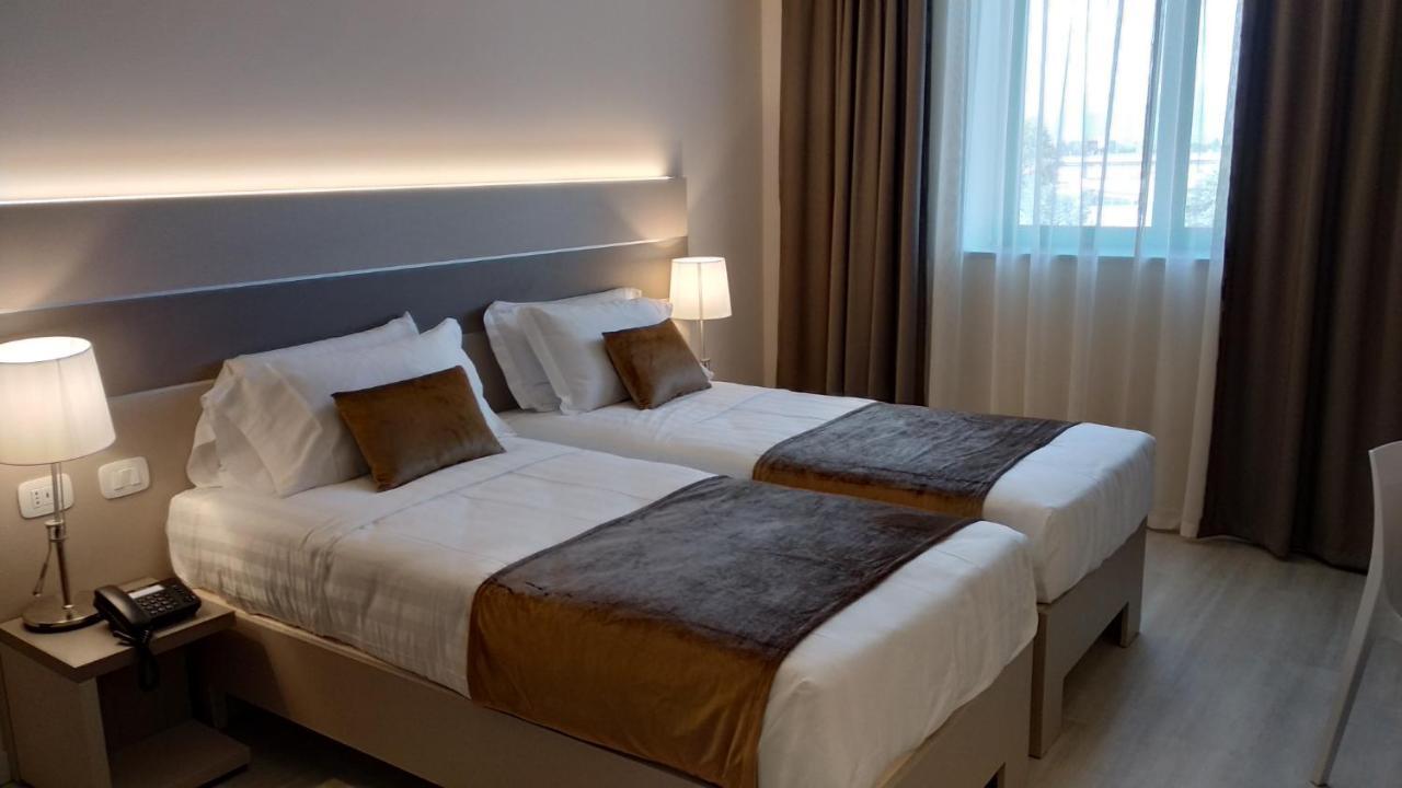 Hotel Glis سان ماورو تورينيس المظهر الخارجي الصورة