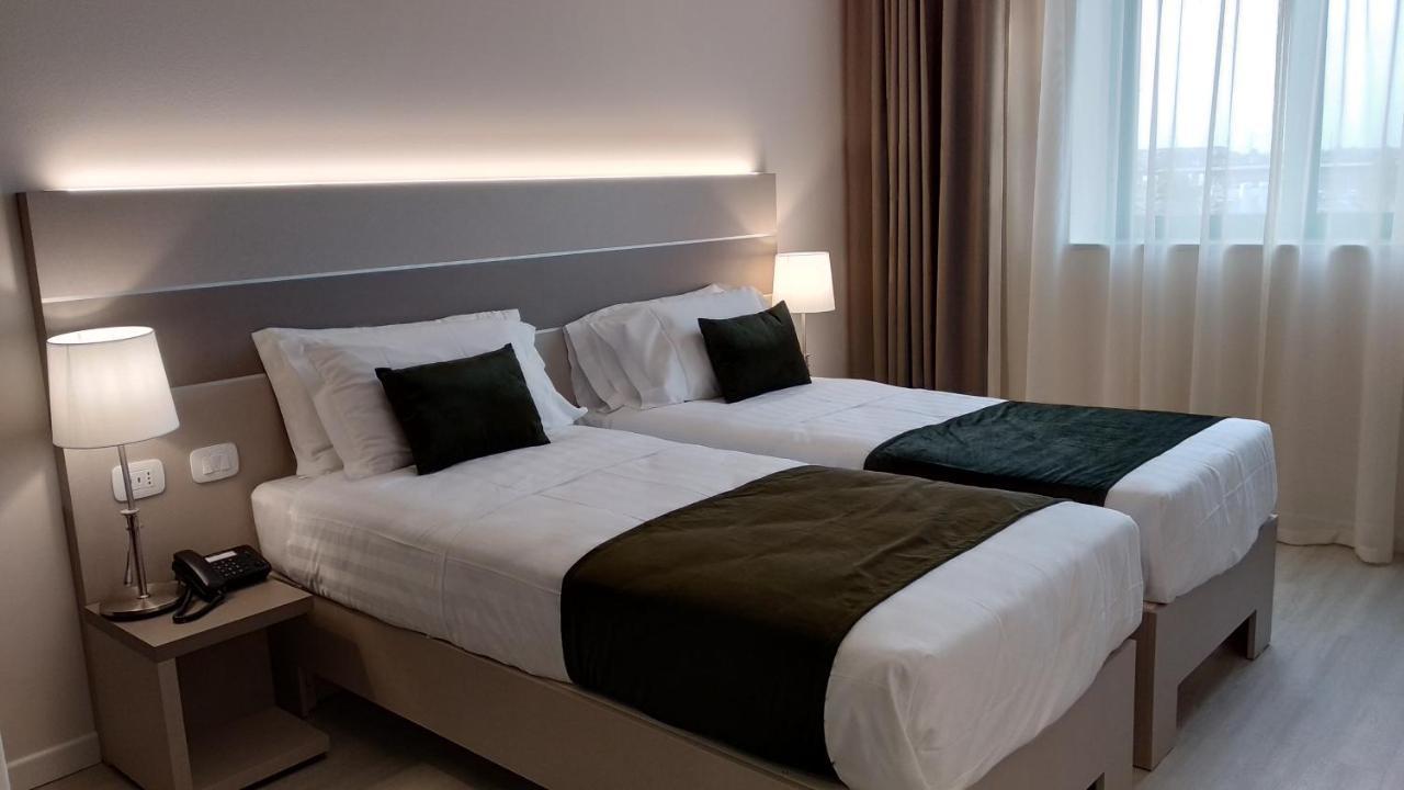 Hotel Glis سان ماورو تورينيس المظهر الخارجي الصورة