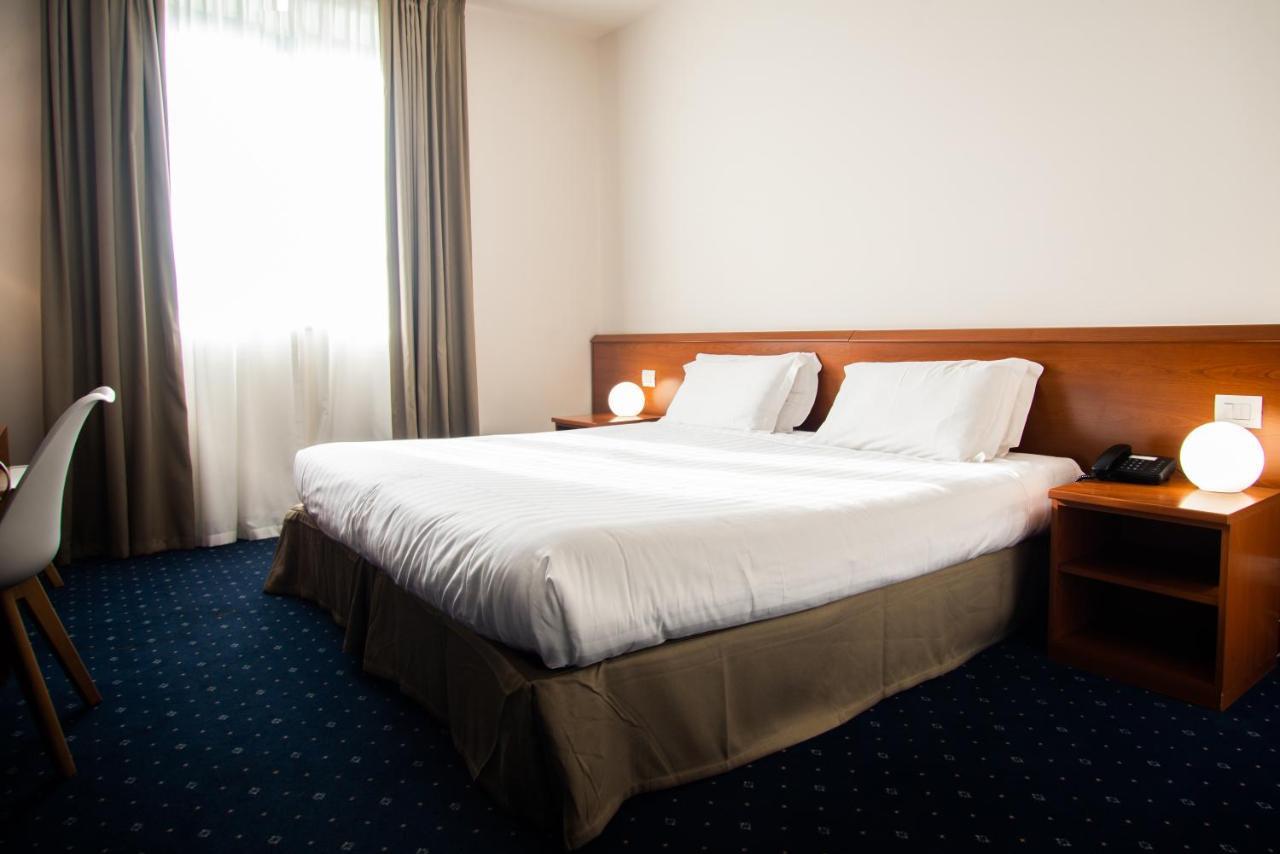 Hotel Glis سان ماورو تورينيس المظهر الخارجي الصورة