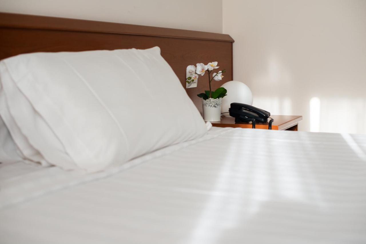Hotel Glis سان ماورو تورينيس المظهر الخارجي الصورة