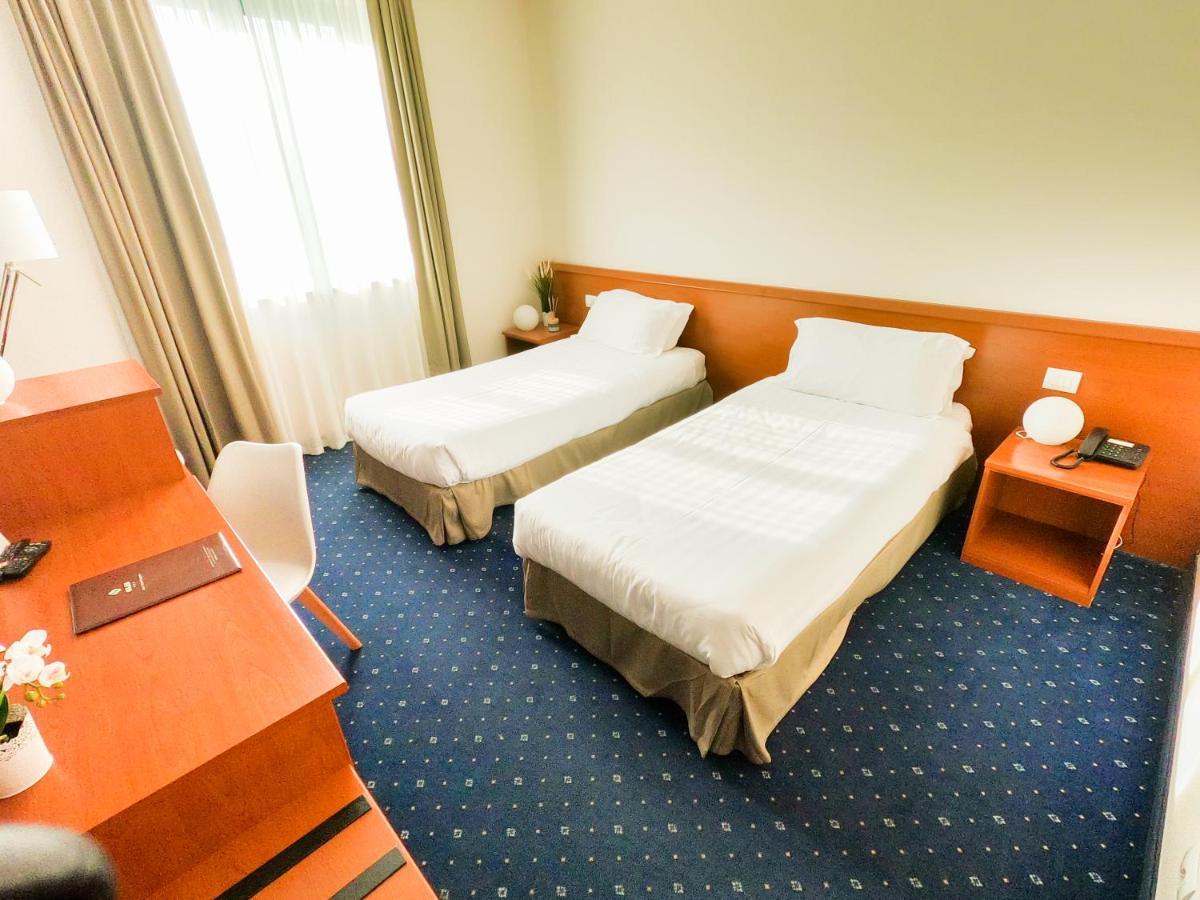 Hotel Glis سان ماورو تورينيس المظهر الخارجي الصورة